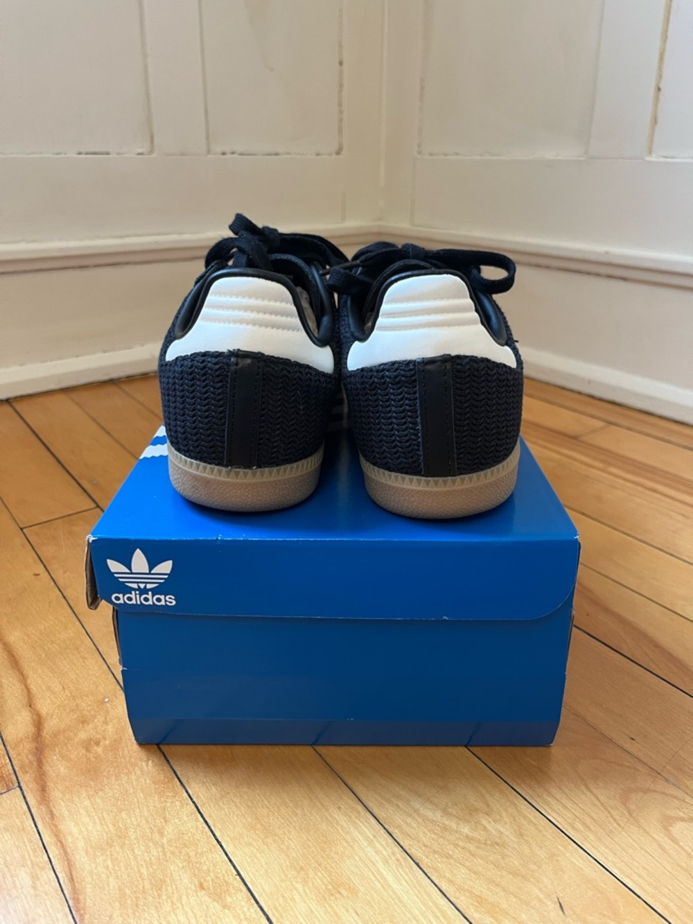 adidas Men’s Samba OG Sneakers in Black like new in box. - Picture 5 of 7